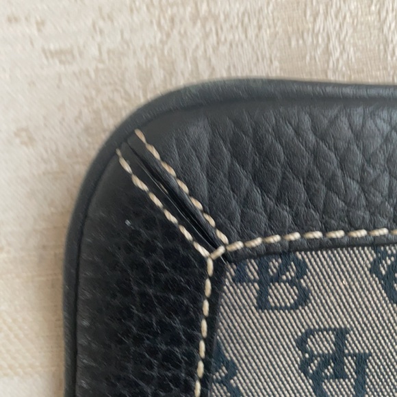 Dooney and Bourke small bag - Picture 4 of 9